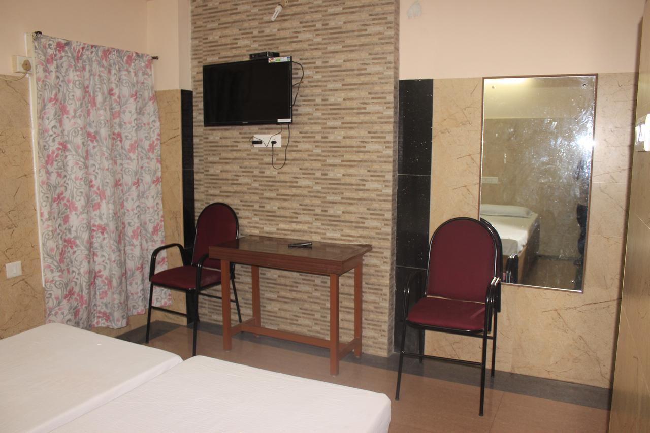 Hotel Sukhvas Thiruvananthapuram Eksteriør billede